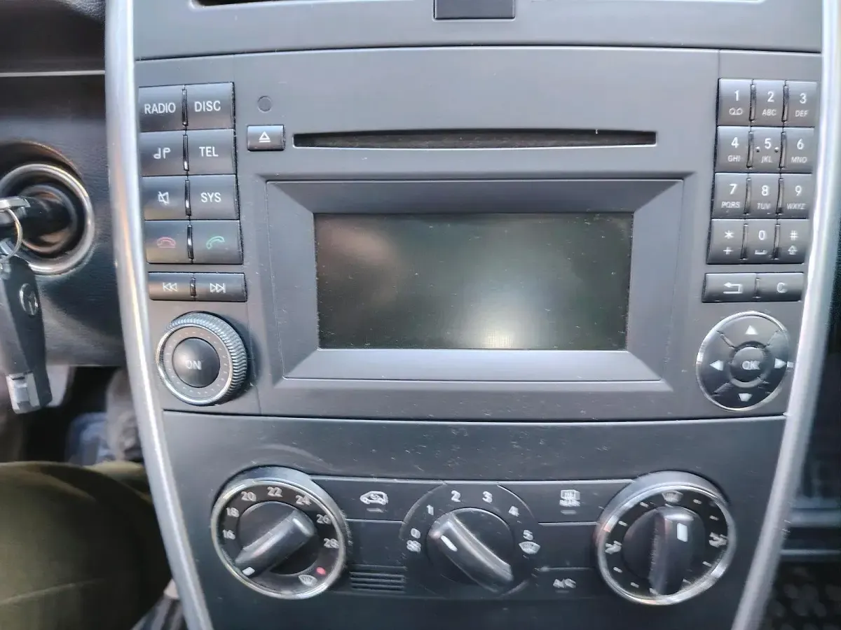 Gebraucht Mercedes B180 109 PS (80 kW) 2009 Silber Van / Kleinbus