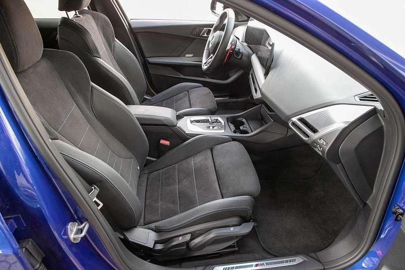 Gebraucht BMW M135 300 PS (220 kW) 2025 M portimao blau metallic Kleinwagen