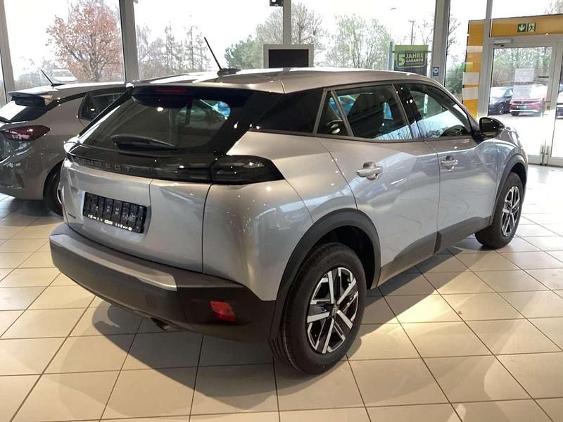 Neu Peugeot 2008 Style 101 PS (74 kW) 2026 Artense silber SUV