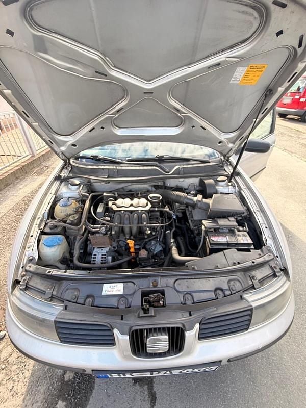 Gebraucht Seat Leon 101 PS (74 kW) 2000 Silber Kleinwagen