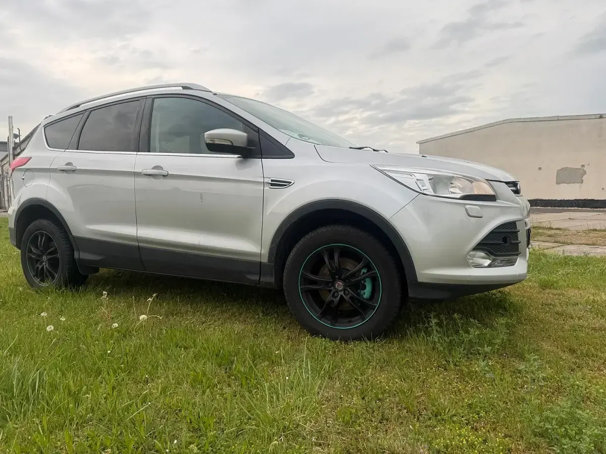 Gebraucht Ford Kuga 150 PS (110 kW) 2016 Silber SUV