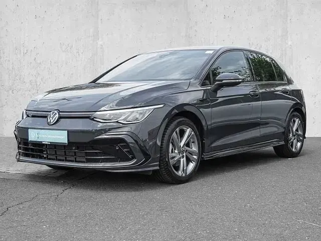 Gebraucht VW Golf VIII R-line 131 PS (96 kW) 2024 Uranograu (metallic) Limousine