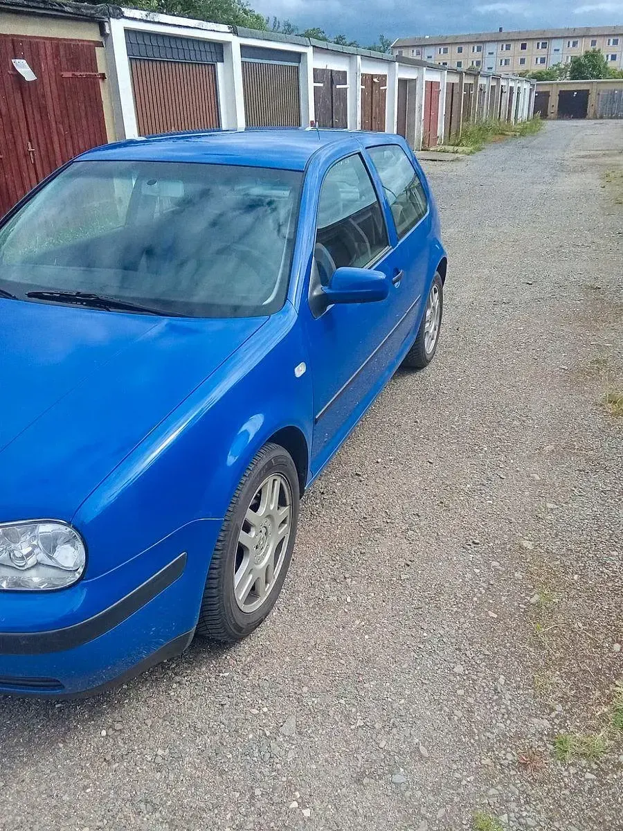 Gebraucht VW Golf IV Edition 75 PS (55 kW) 2000 Blau Limousine