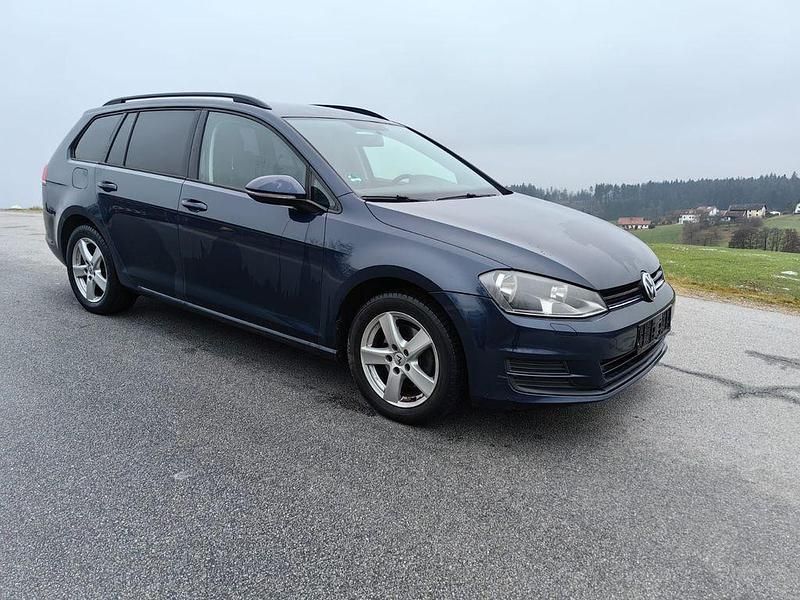 Gebraucht VW Golf VII Trendline 105 PS (77 kW) 2014 Blau Kombi