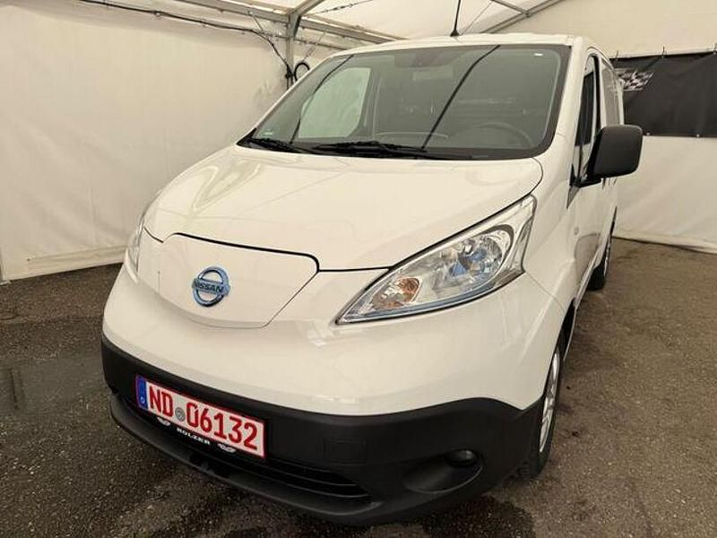 Weiß Gebraucht 2020 Nissan e-NV200 Van | 11.800 € - Bild 1/4
