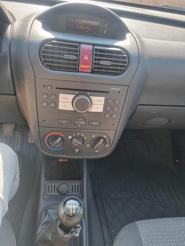 Gebraucht Opel Combo 75 PS (55 kW) 2011 Weiß Pickup