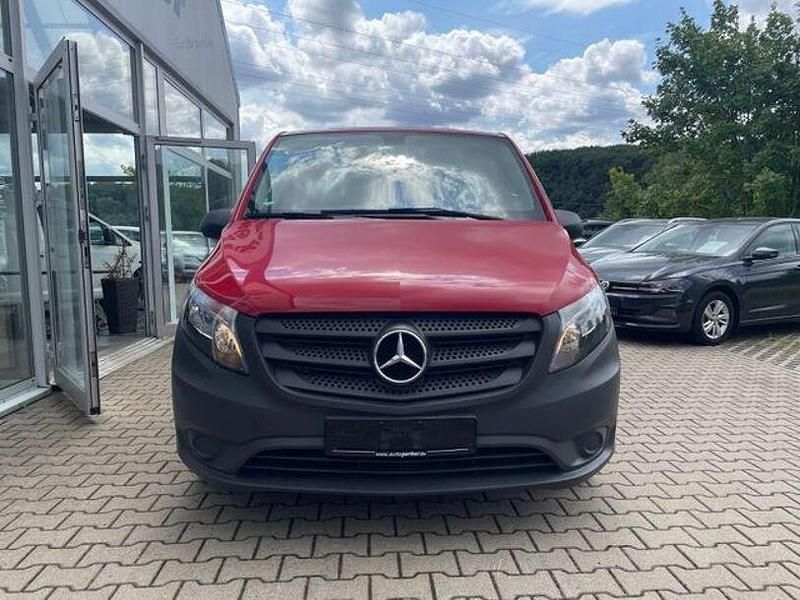 Gebraucht Mercedes Vito 102 PS (75 kW) 2020 Rot Van