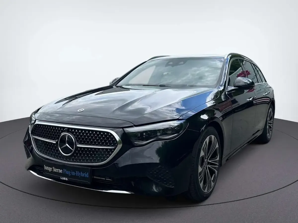 Gebraucht Mercedes E300 AMG Edition 1 313 PS (230 kW) 2025 Metalliclack obsidianschwarz Kombi
