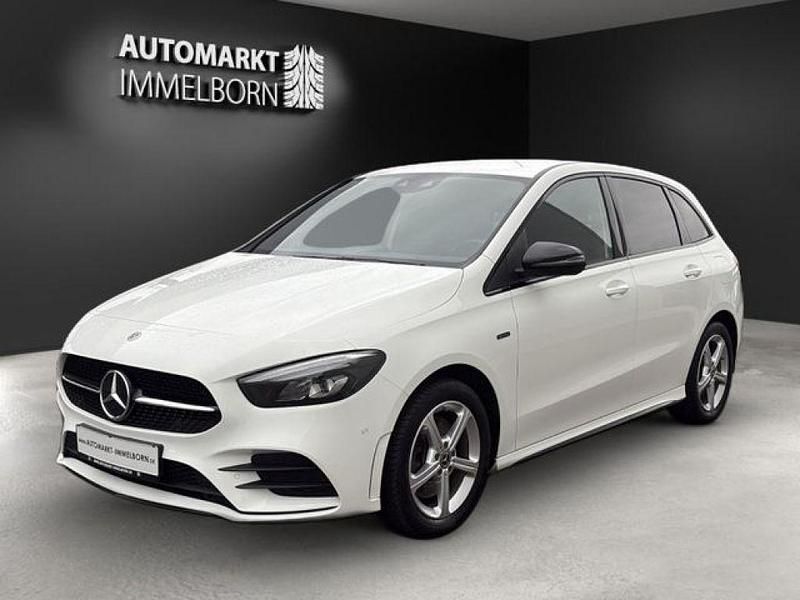 Usata Mercedes E250 AMG 218 CV (160 kW) 2021 Bianco Berlina