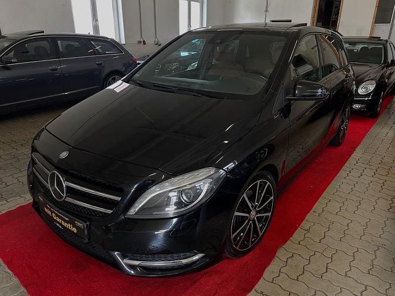 Gebraucht Mercedes B200 Edition 1 156 PS (114 kW) 2012 Schwarz Van / Kleinbus
