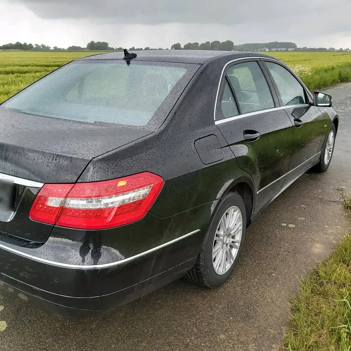 Gebraucht Mercedes E200 184 PS (135 kW) 2010 Schwarz Limousine