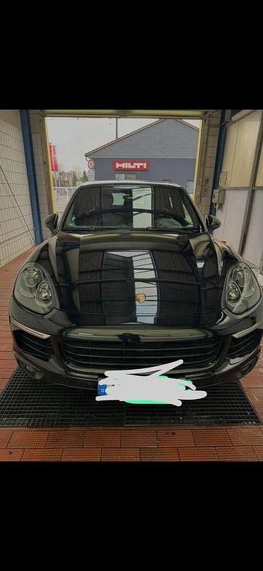 Gebraucht 2017 Porsche Cayenne S SUV | 32.000 € (Etwas zu teuer) - Bild 1/4