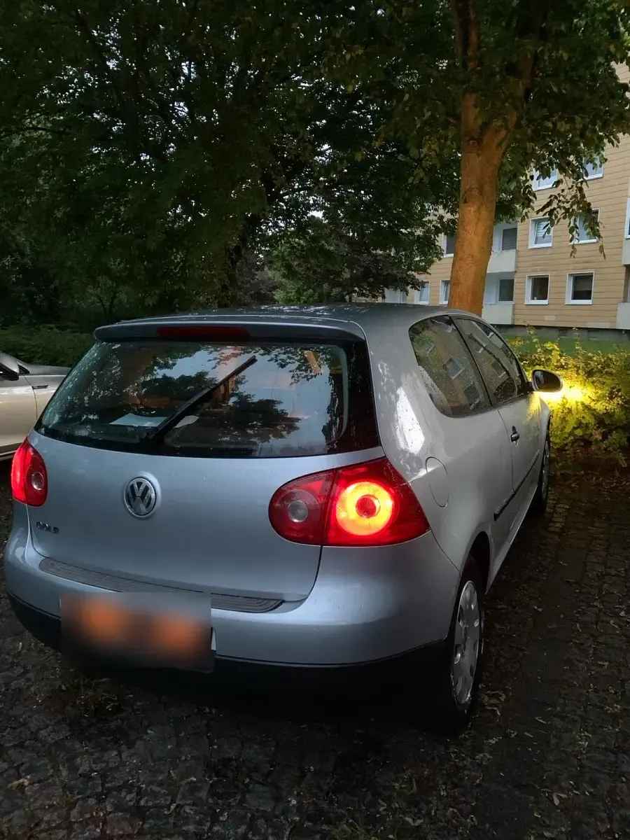 Gebraucht VW Golf V 75 PS (55 kW) 2003 Silber Kleinwagen