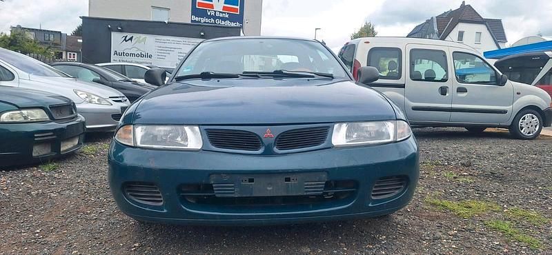 Grün Gebraucht 1997 Mitsubishi Carisma Limousine | 499 € (Fairer Preis) - Bild 1/4