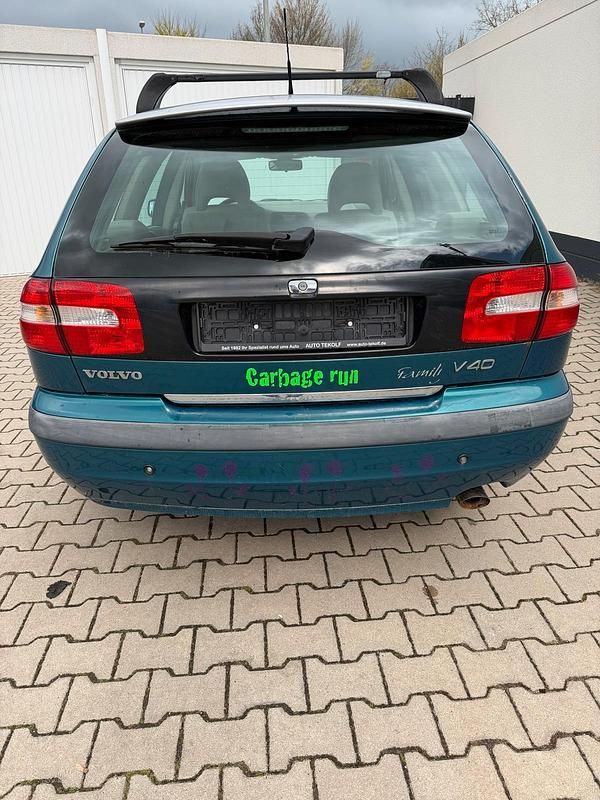 Gebraucht Volvo V40 136 PS (100 kW) 2001 Grün Kombi