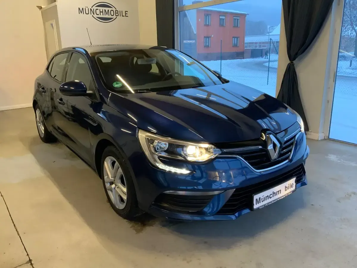 Gebraucht Renault Mégane 110 PS (80 kW) 2018 Blau Limousine