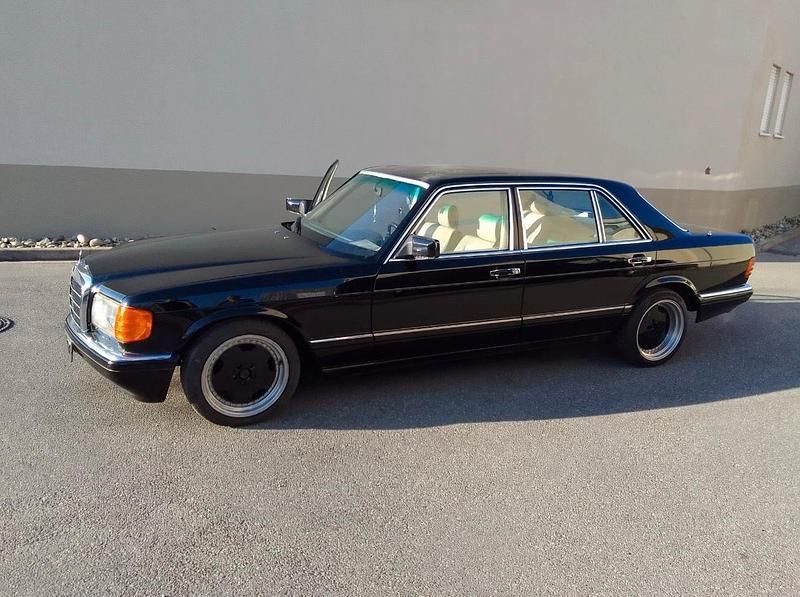 Schwarz Gebraucht 1988 Mercedes 500 Limousine | 12.000 € - Bild 1/4