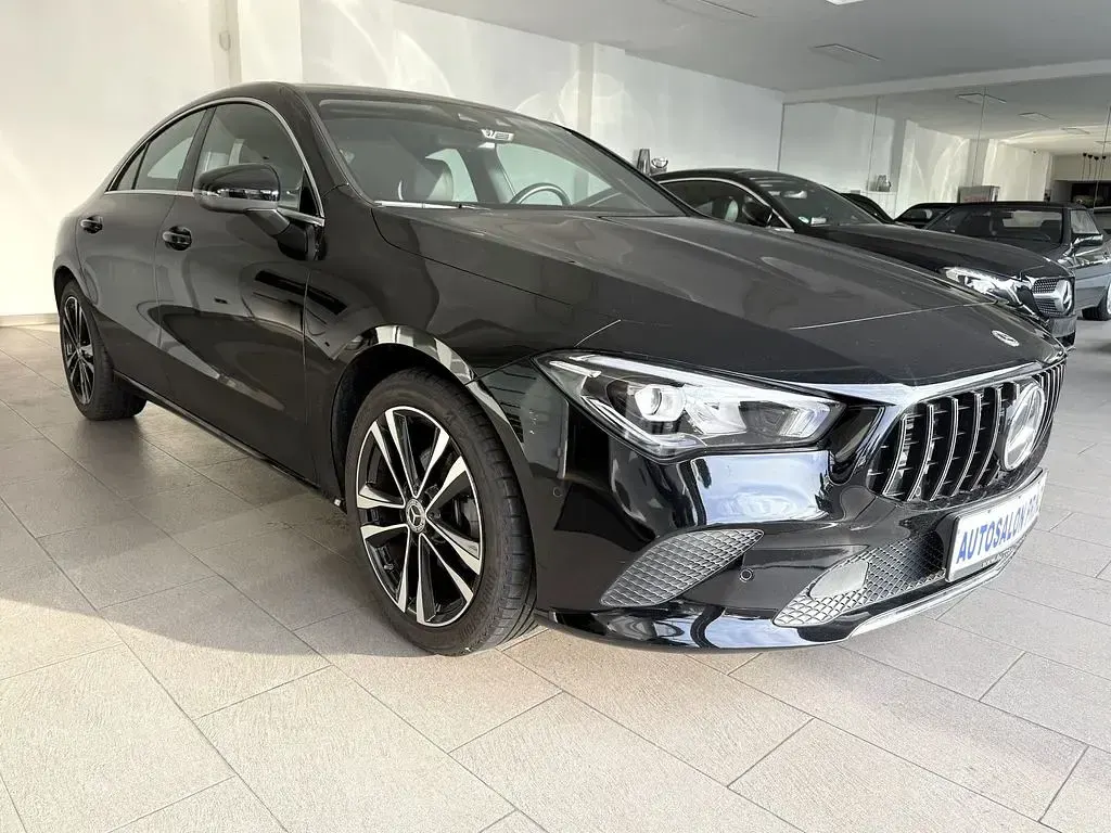 Gebraucht Mercedes CLA180 136 PS (100 kW) 2020 Nachtschwarz Limousine