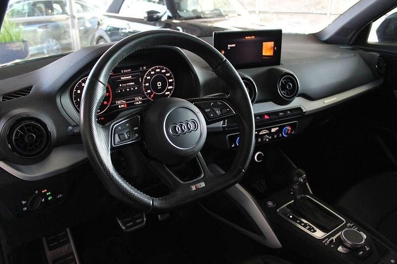 Gebraucht Audi Q2 S-Line 190 PS (139 kW) 2018 Grau SUV