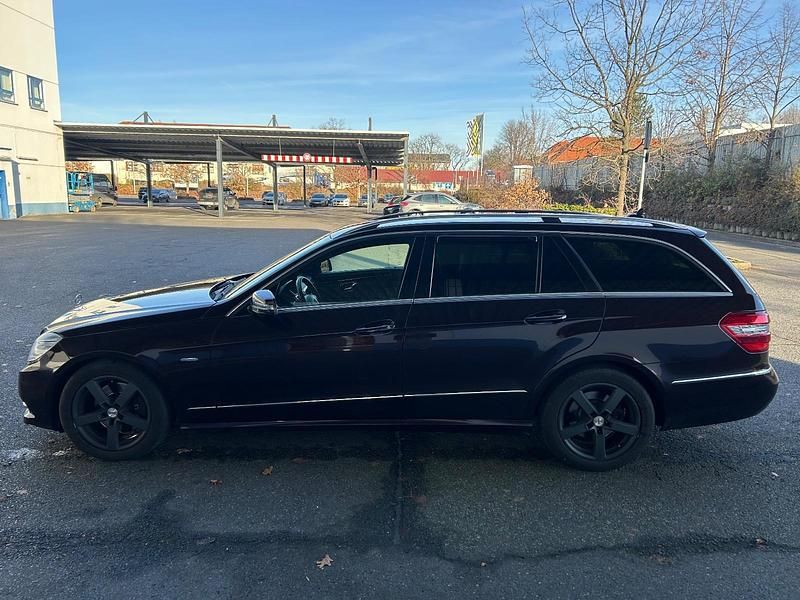 Gebraucht Mercedes E350 Avantgarde 265 PS (194 kW) 2011 Braun Kombi