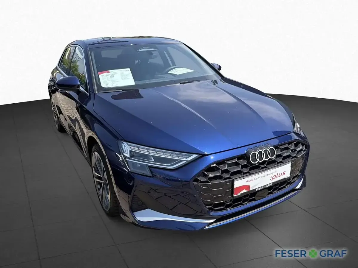 Gebraucht Audi A3 Ambiente 150 PS (110 kW) 2025 Navarrablau metallic Limousine