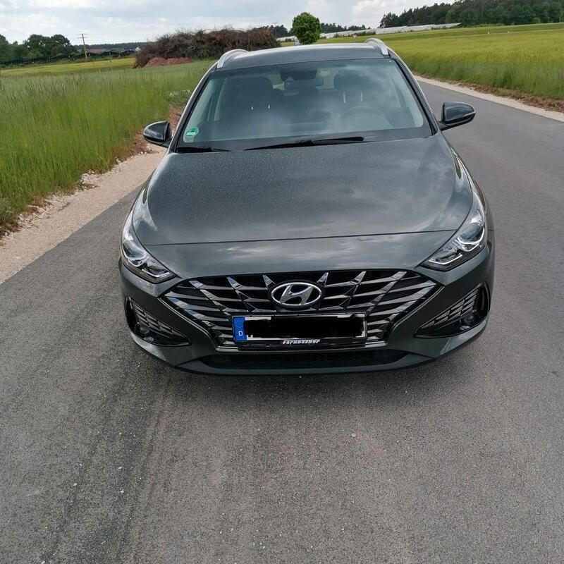 Grau Gebraucht 2022 Hyundai i30 GO! Kombi | 17.700 € (Etwas zu teuer) - Bild 1/4