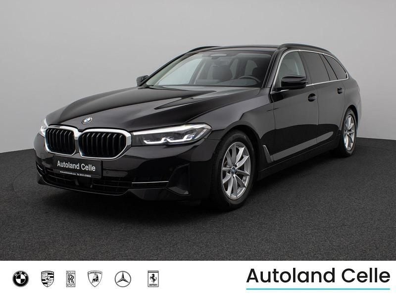 Schwarz ii668 Gebraucht 2022 BMW 520 M Sport Kombi | 31.999 € (Superpreis) - Bild 1/4