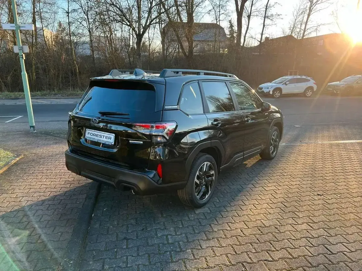 Neu Subaru Forester Exclusive+ 136 PS (100 kW) 2025 Schwarz SUV