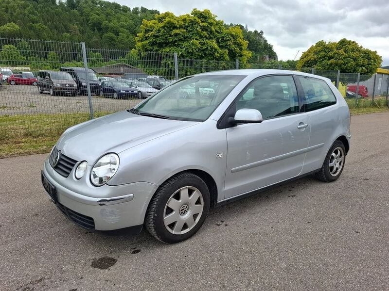 Silber Gebraucht 2002 VW Polo Highline Kleinwagen | 750 € - Bild 1/4