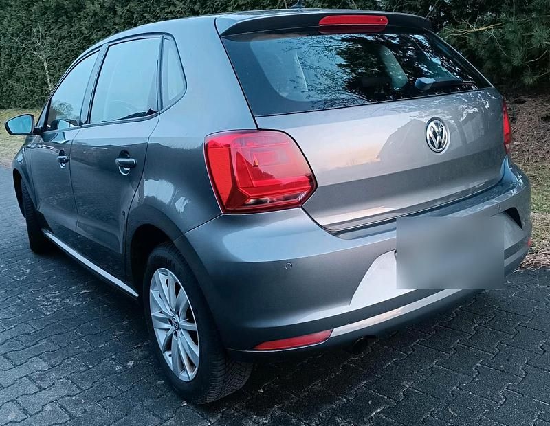 Gebraucht VW Polo 90 PS (66 kW) 2015 Grau Kleinwagen