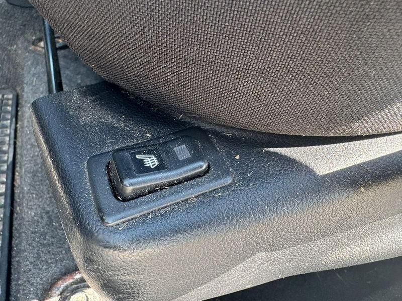 Second-hand Mazda 2 Active 84 CP (61 kW) 2011 Alb Hatchback