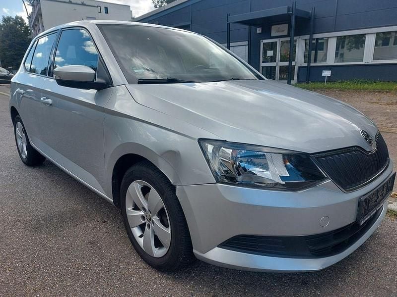 Silber Gebraucht 2017 Skoda Fabia Ambition Kleinwagen | 5.999 € (Superpreis) - Bild 1/4