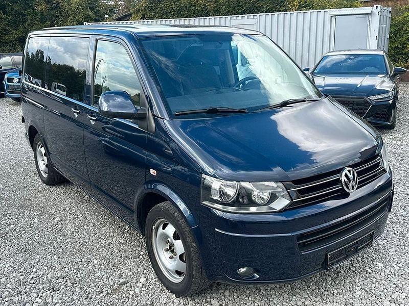 Blau Gebraucht 2010 VW Caravelle Comfortline Van / Kleinbus | 9.799 € - Bild 1/4