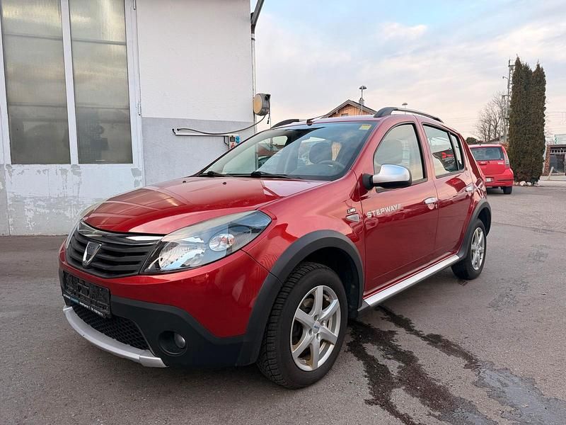 Gebraucht Dacia Sandero 84 PS (61 kW) 2012 Rot Limousine