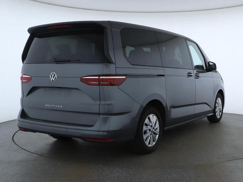 Second-hand VW Multivan Basis 150 CP (110 kW) 2024 Monovolum