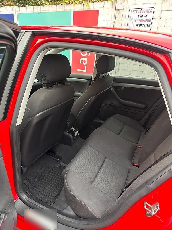 Gebraucht Audi A4 131 PS (96 kW) 2005 Rot Limousine