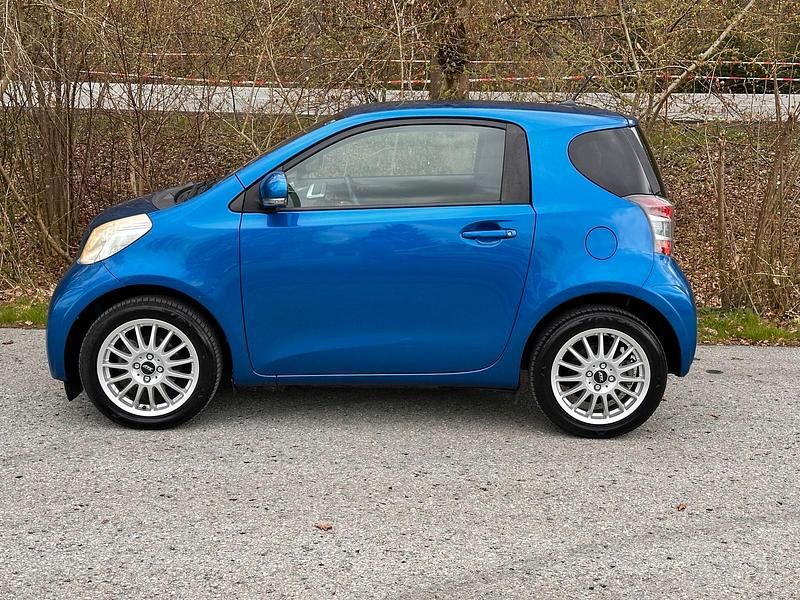 Gebraucht Toyota iQ 68 PS (50 kW) 2010 Blau Kleinwagen