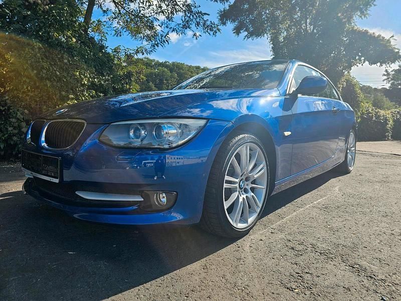 Blau Gebraucht 2011 BMW 318 Cabriolet Cabrio | 9.499 € (Guter Preis) - Bild 1/4