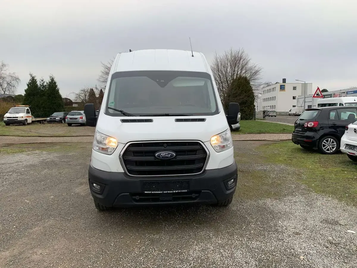 Gebraucht Ford Transit Trend 170 PS (125 kW) 2021 Frostweiß Van / Kleinbus