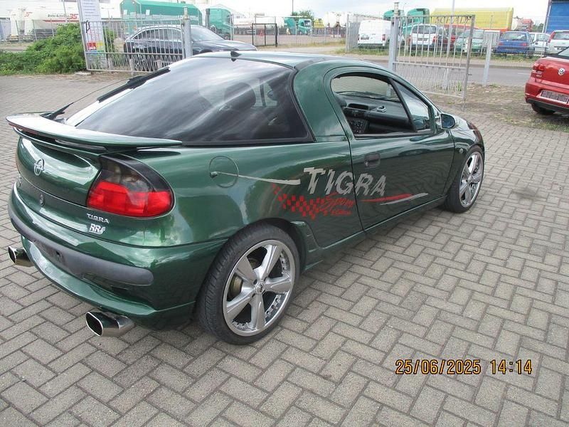 Gebraucht Opel Tigra Sport 106 PS (77 kW) 1997 Grün Coupé