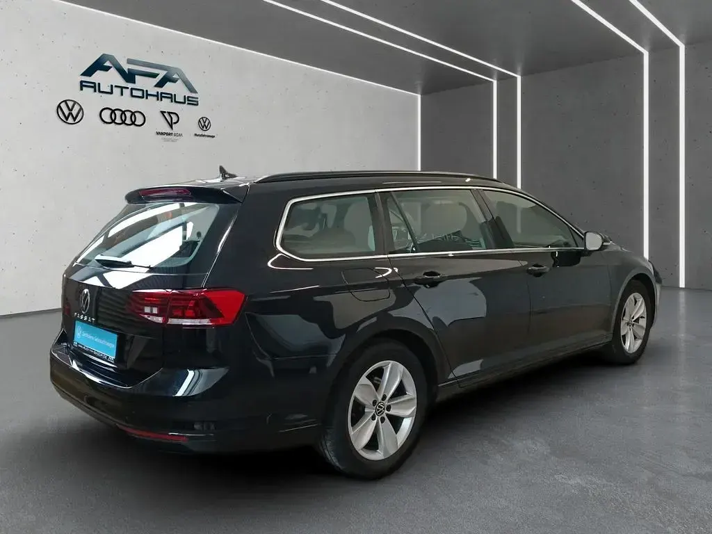 Gebraucht VW Passat Business 150 PS (110 kW) 2023 Schwarz Kombi
