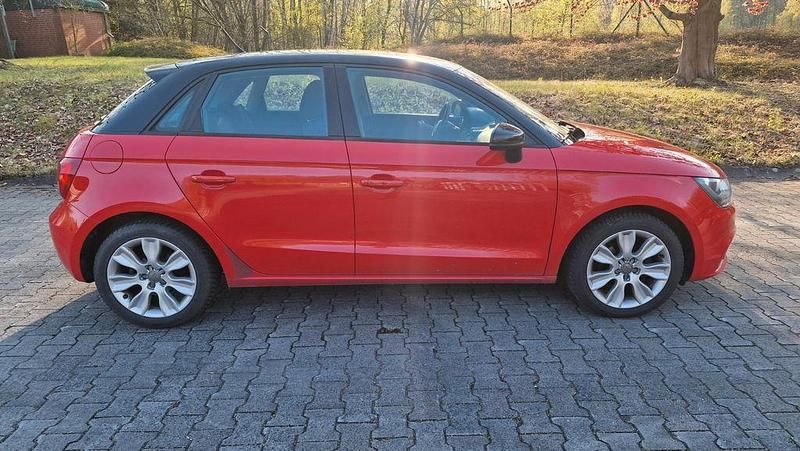 Gebraucht Audi A1 Attraction 90 PS (66 kW) 2013 Rot Kleinwagen