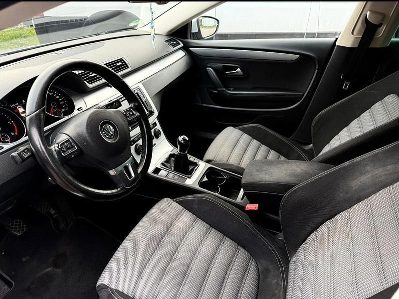 Gebraucht VW Passat 150 PS (110 kW) 2015 Silber Limousine