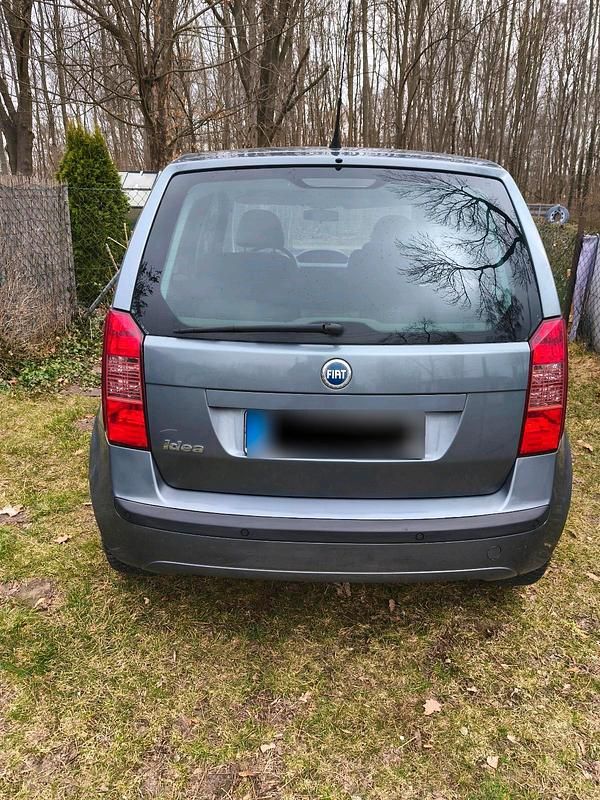 Gebraucht Fiat Idea 90 PS (66 kW) 2004 Silber Van / Kleinbus