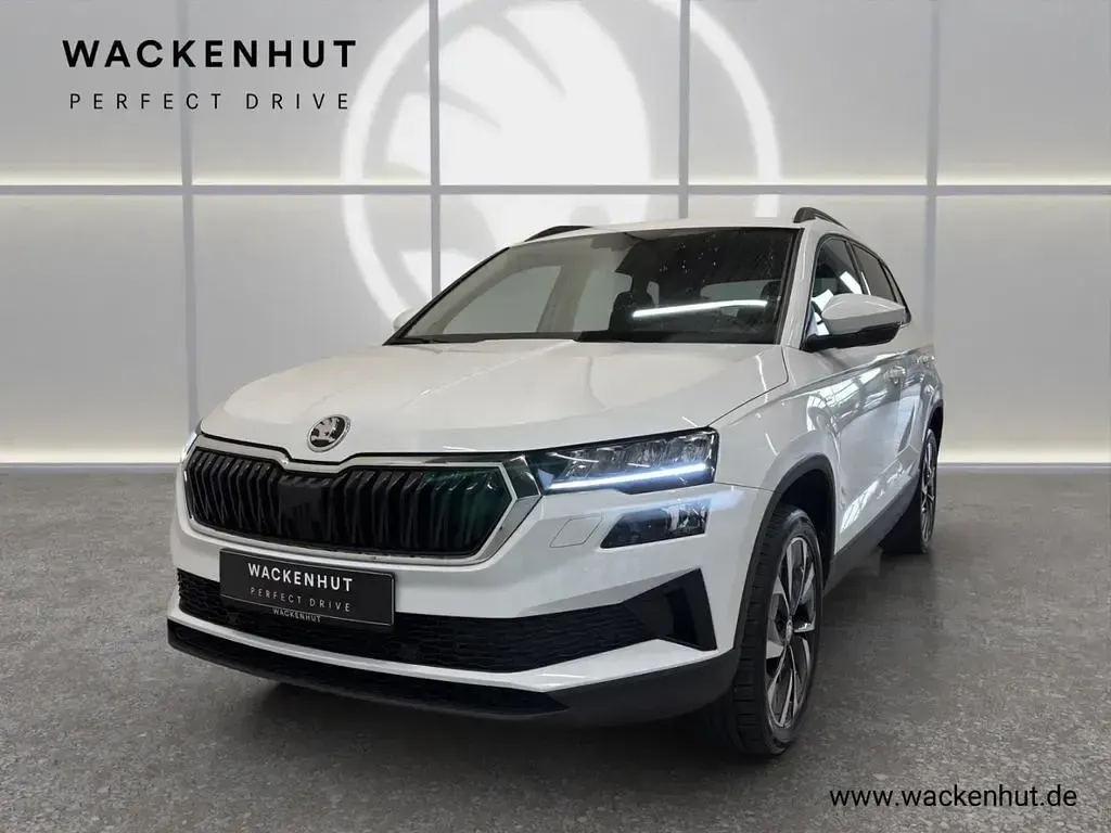 Gebraucht Skoda Karoq Tour 150 PS (110 kW) 2023 Weiß SUV