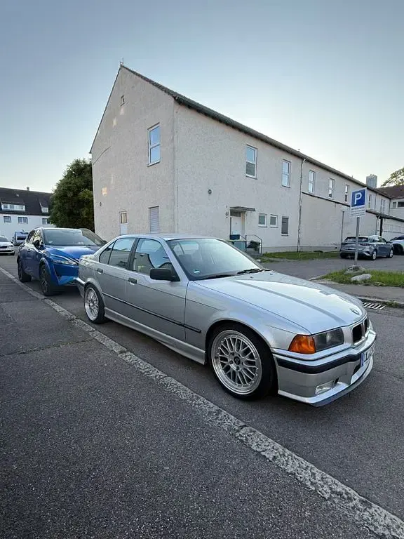 Gebraucht BMW 320 Performance 150 PS (110 kW) 1993 Silber Limousine