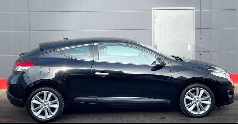 Gebraucht Renault Mégane Coupé Night&Day 131 PS (96 kW) 2011 Schwarz Coupé