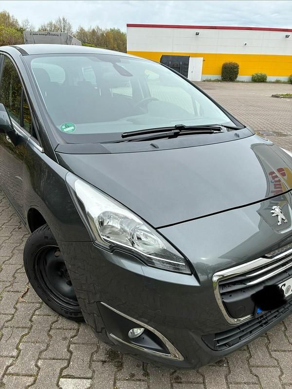 Gebraucht Peugeot 5008 120 PS (88 kW) 2016 Grau Van / Kleinbus