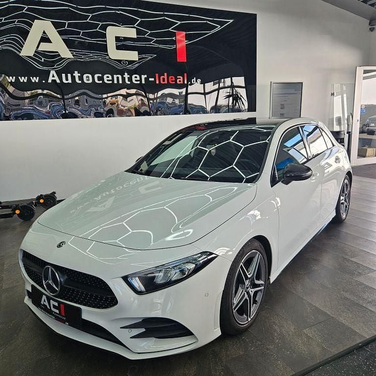 Weiß Gebraucht 2019 Mercedes A220 AMG line Limousine | 26.100 € (Fairer Preis) - Bild 1/4