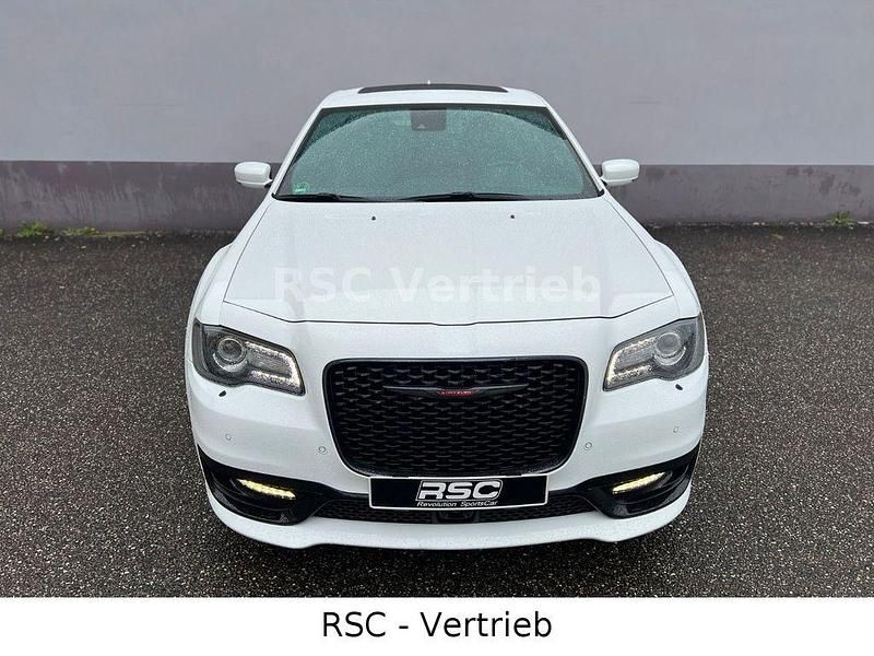 Gebraucht Chrysler 300C 367 PS (269 kW) 2021 Weiß Limousine